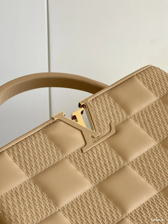 VUITTON MM CAPUCINES LOUIS 0901
